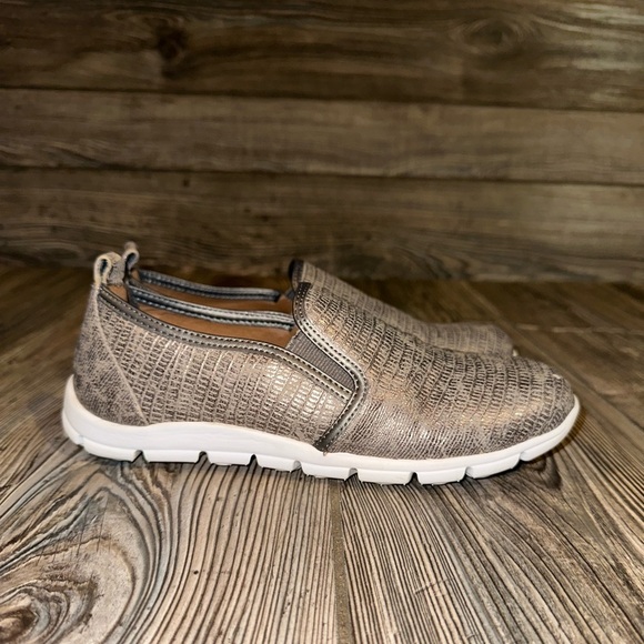 Eurosoft Shoes - Eurosoft by Söfft Metallic Silver Gray Slip-On Shoes
Comfortable Fall size 6